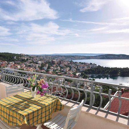 Lovely Apartment In Trogir With Kitchen Dış mekan fotoğraf