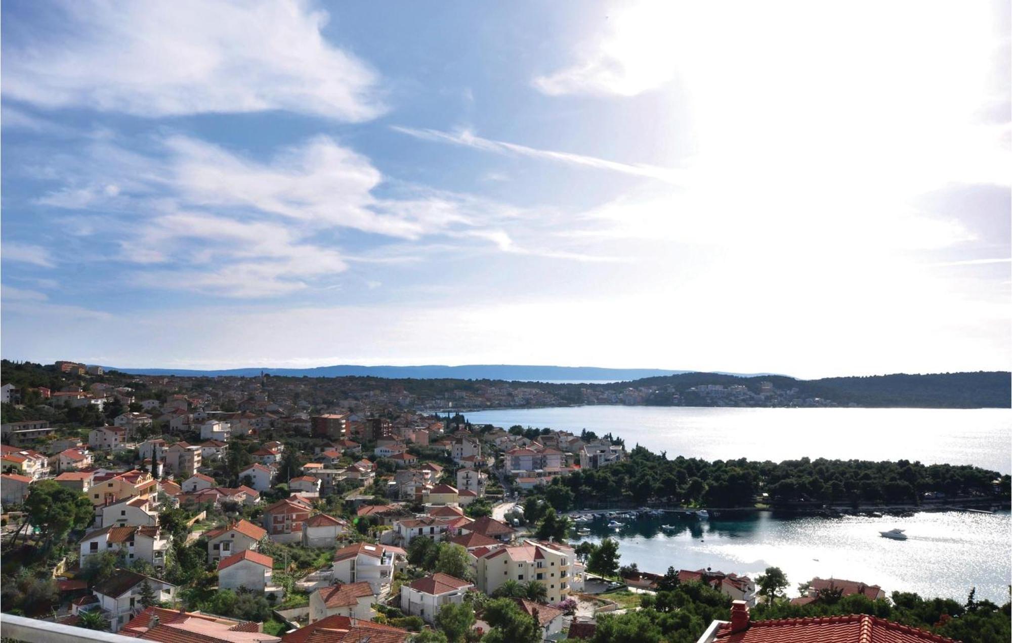 Lovely Apartment In Trogir With Kitchen Dış mekan fotoğraf