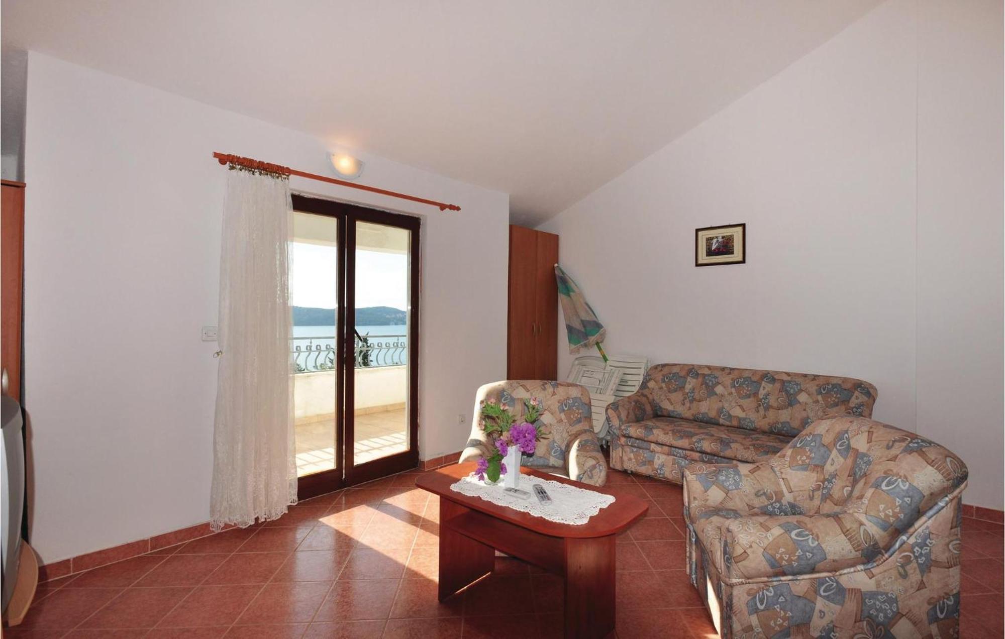 Lovely Apartment In Trogir With Kitchen Dış mekan fotoğraf