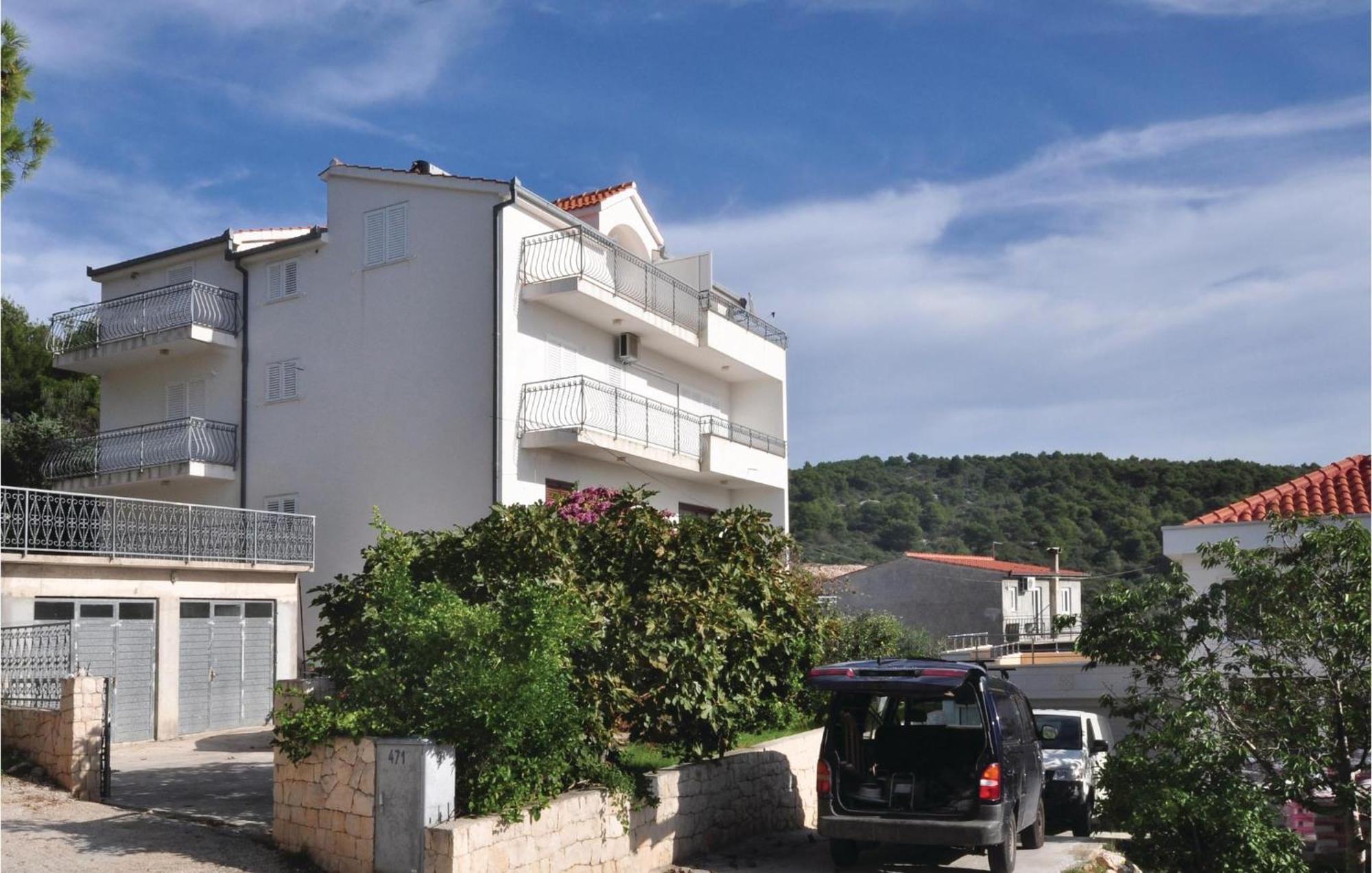 Lovely Apartment In Trogir With Kitchen Dış mekan fotoğraf