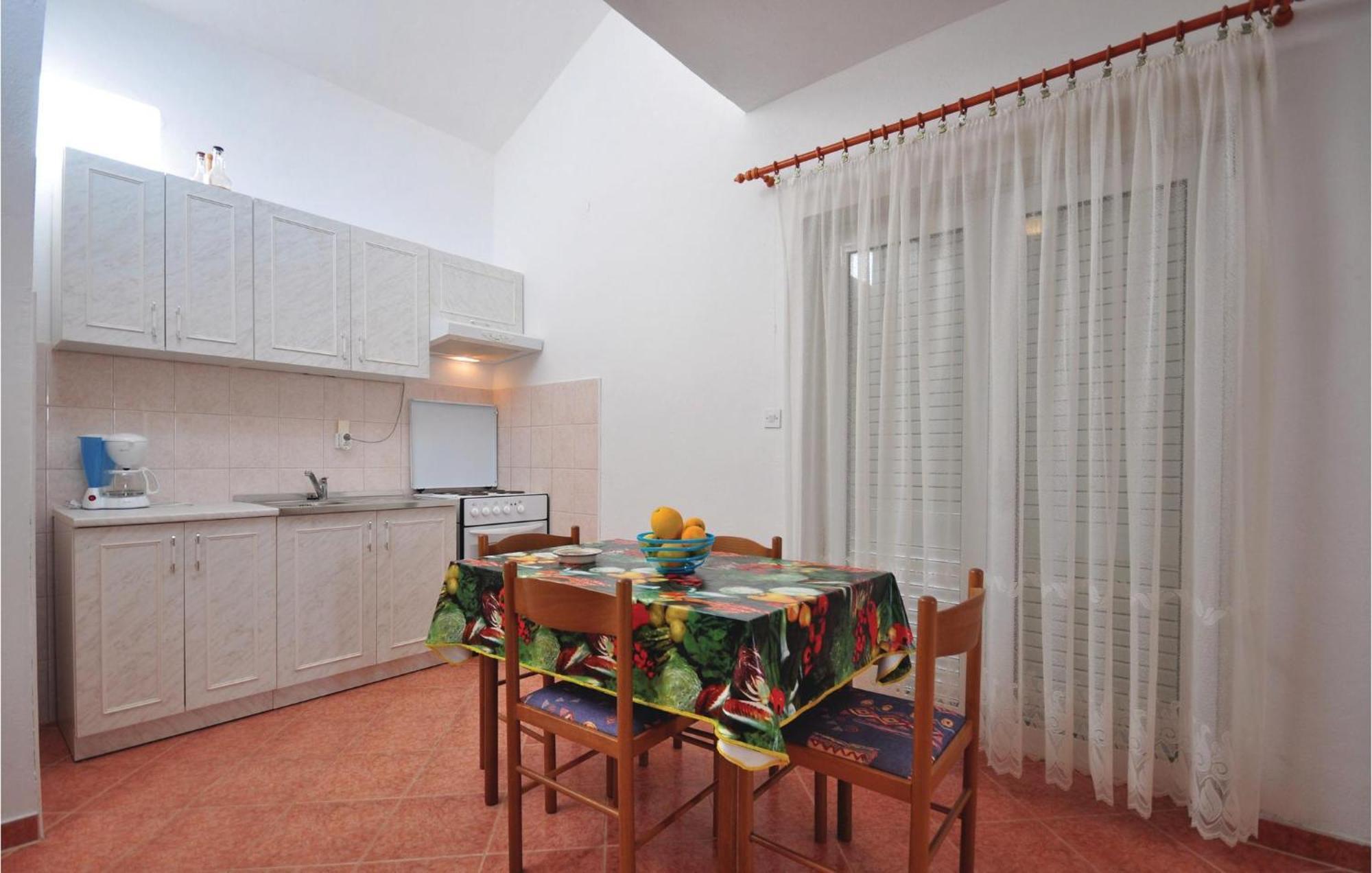 Lovely Apartment In Trogir With Kitchen Dış mekan fotoğraf